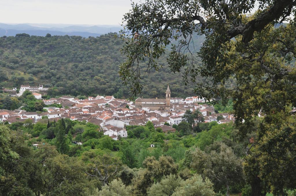 Casona Del Duende Guest House Alájar Екстериор снимка